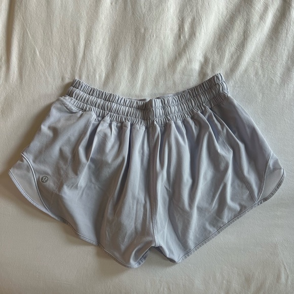 Lululemon Hotty Hot Shorts 2.5” - Picture 3 of 5